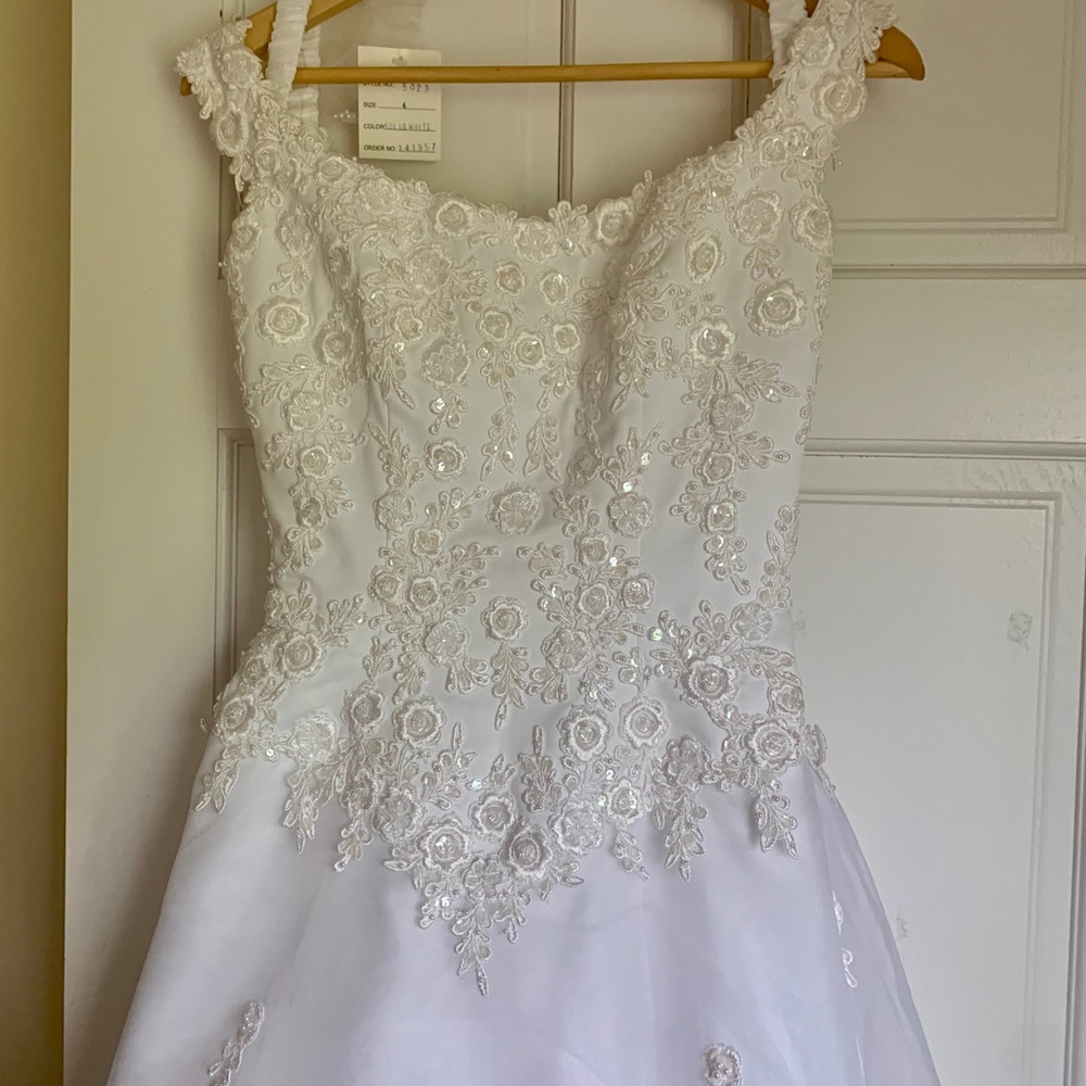 NWT Michaelangelo Wedding Dress SZ 4